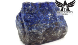 Lapis lazuli nyers marokkő az extraszensz képességek kulcsa. Nyugalmat, védelmet és tisztánlátást hoz számodra, Egyensúlyba hozza a torokcsakrát, 3.szemet.